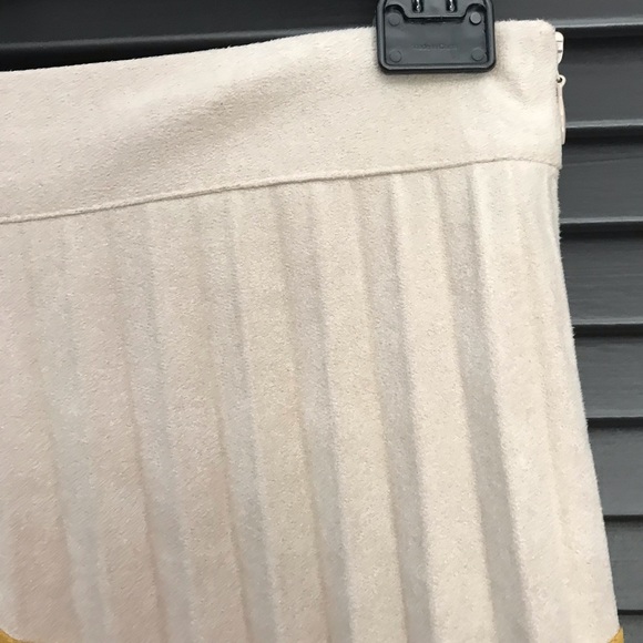 Zara Faux Suede Pleated Midi Skirt, Chevron Like Pattern, Size Small - Picture 6 of 10
